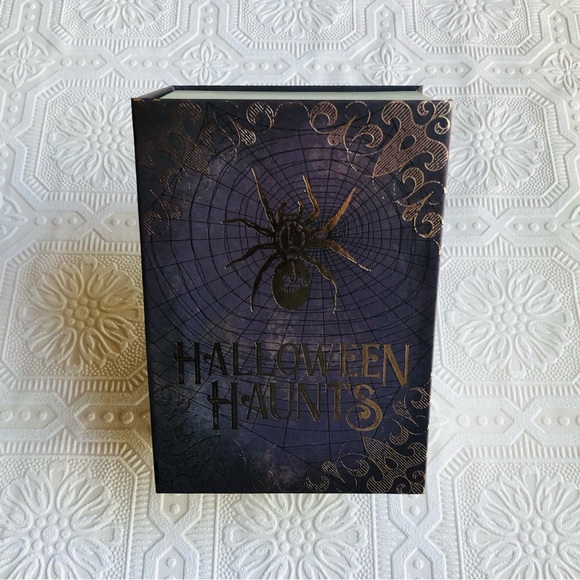 Halloween Haunts Book Storage - Picture 11 of 15